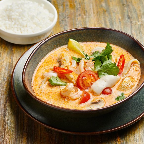 Суп из морепродуктов в тайском стиле